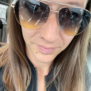 Meet your Posher, Shawna